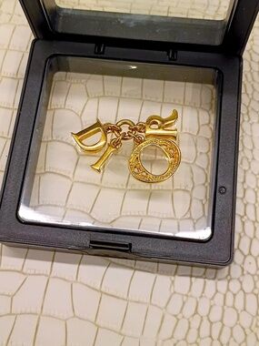 Small Quality Fashion Charm